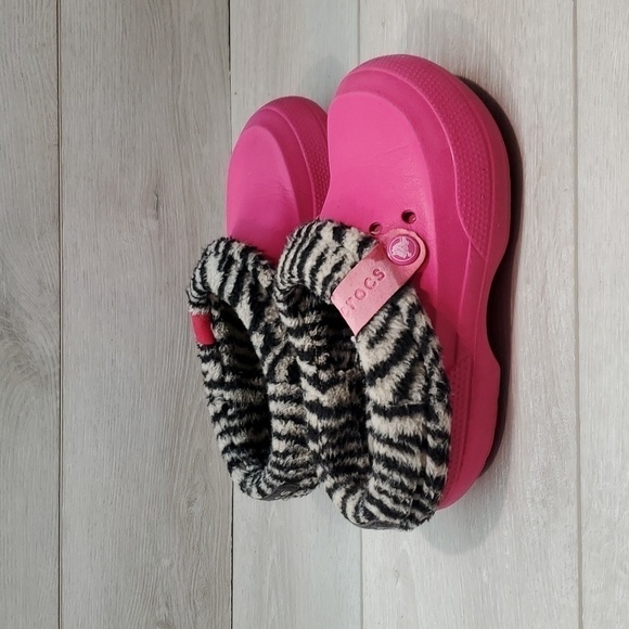 Crocs Juniors Blitzn Girls Barbie Zebra Clogs Insulated lined Slippers  shoes J2 - Picture 3 of 12